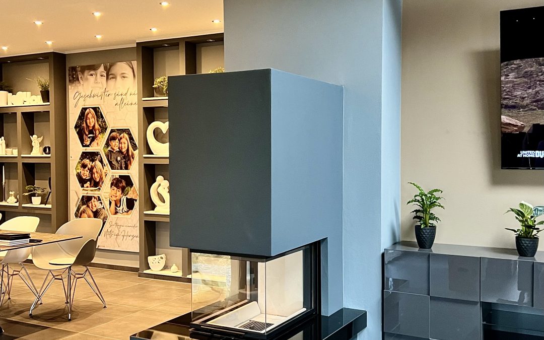 Moderner Panoramakamin in Ausstellung – Christian Heider