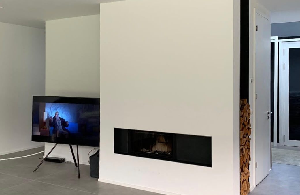 Kamin mit Panoramafenster